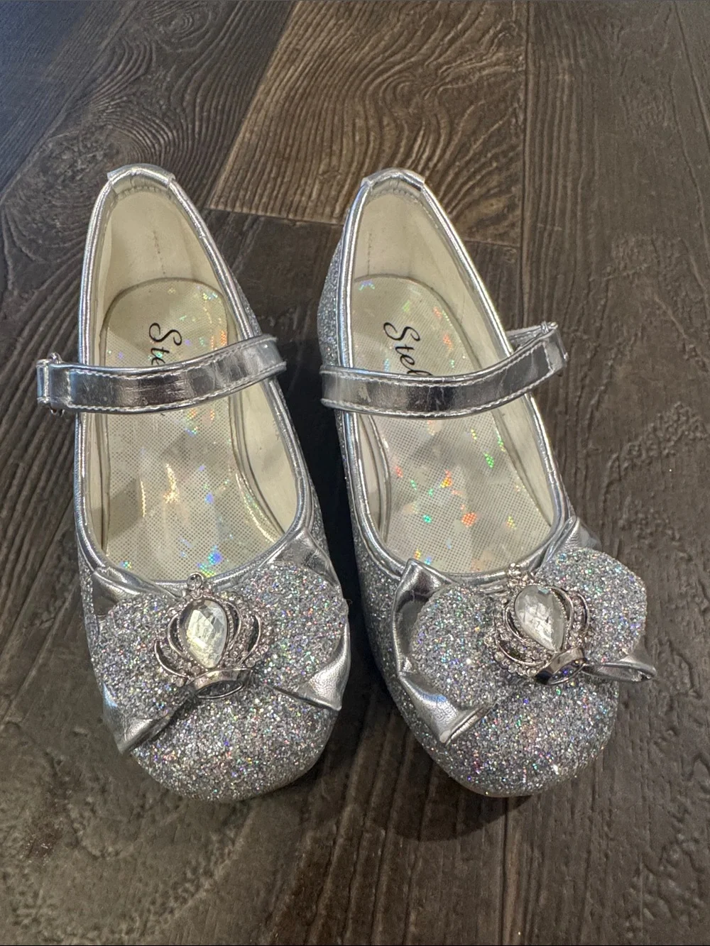 Girls' Metallic Silver Glitter Mary Jane Dress Shoes with Jewel Bow